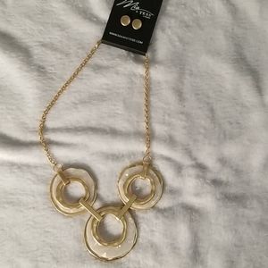 Gold and faux mother of pearl necklace